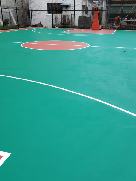 绍兴 球场长期使用易出现地面开裂